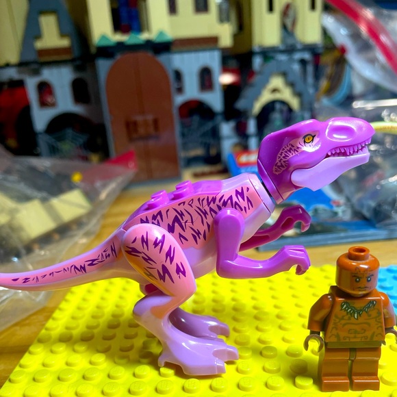 Carnotaurus - Picture 2 of 3